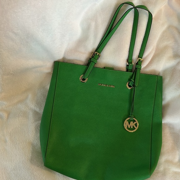 Micheal Kors travel tote bag - Picture 2 of 8